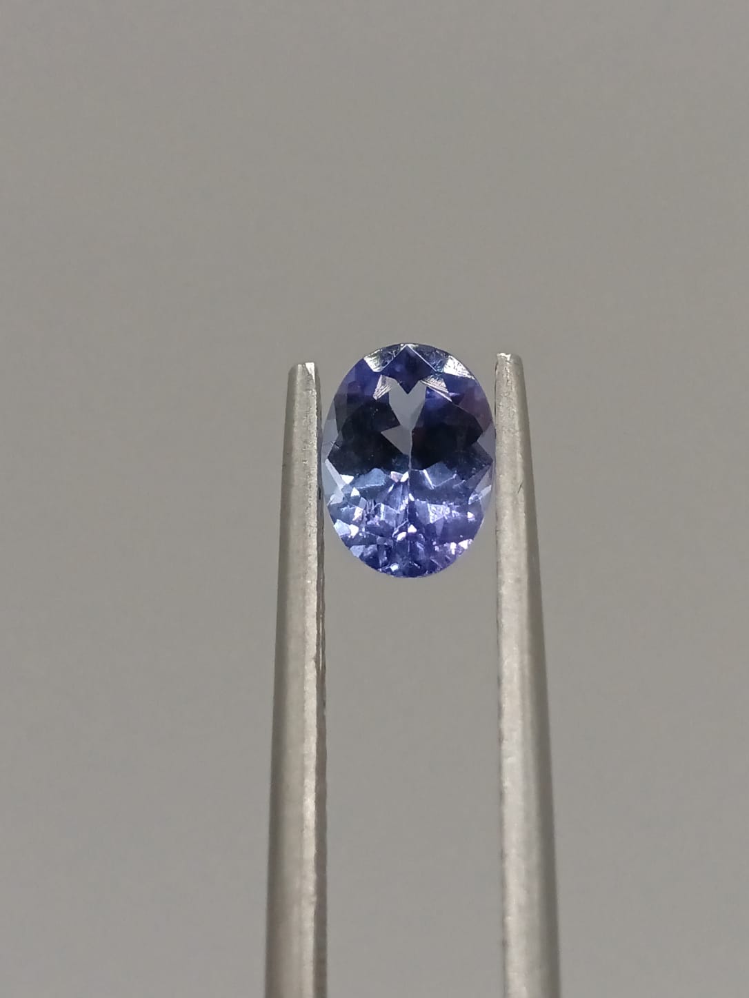 Tanzanita ovalada de 0.82ct