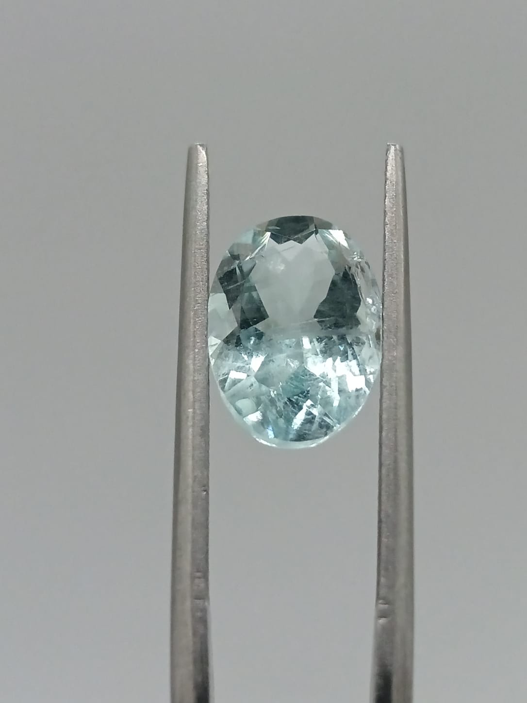 Aguamarina ovalada de 2.37ct