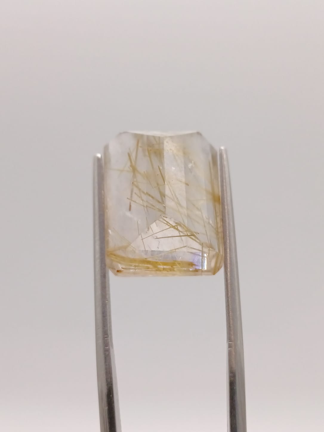 Cuarzo rutilado rectangular de 12.60ct