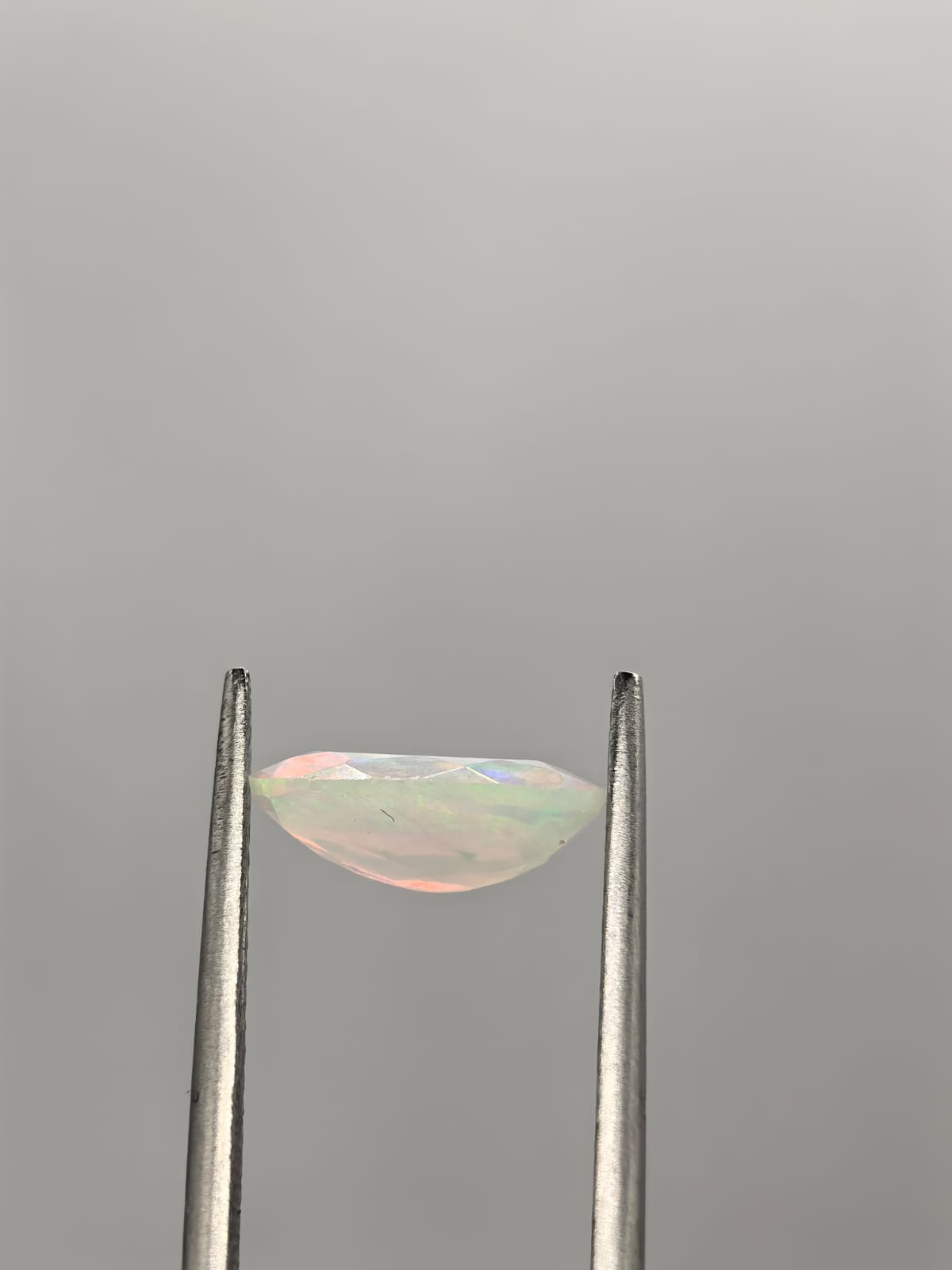 Ópalo ovalado de 1.18ct