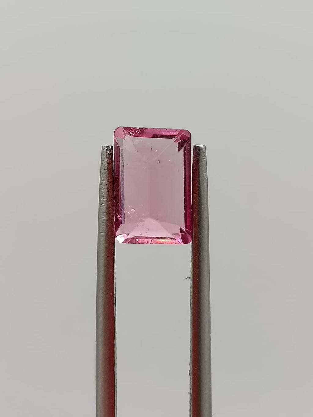 Turmalina rosa rectangular de 1.32ct