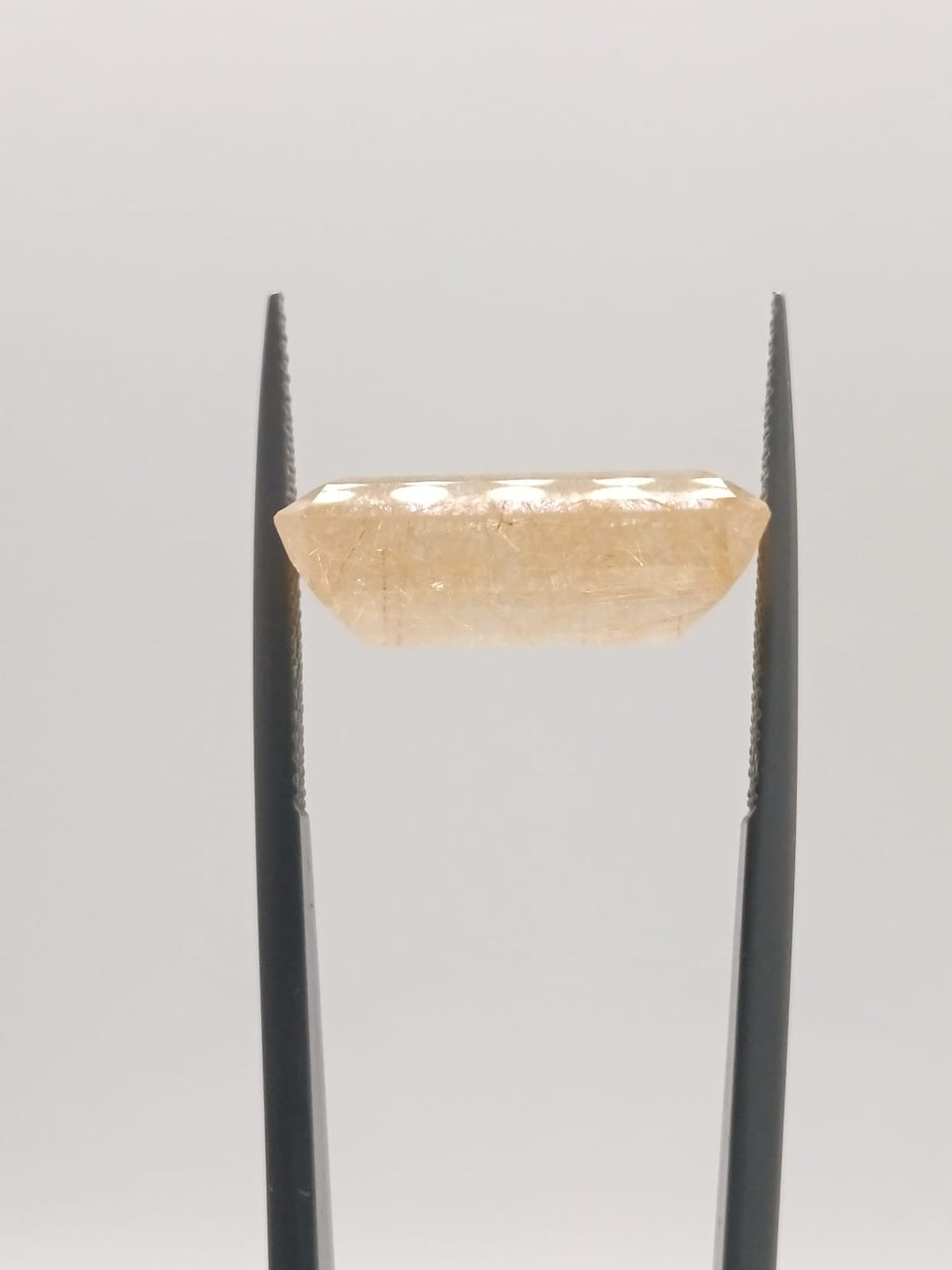 Cuarzo rutilado rectangular de 13.21ct