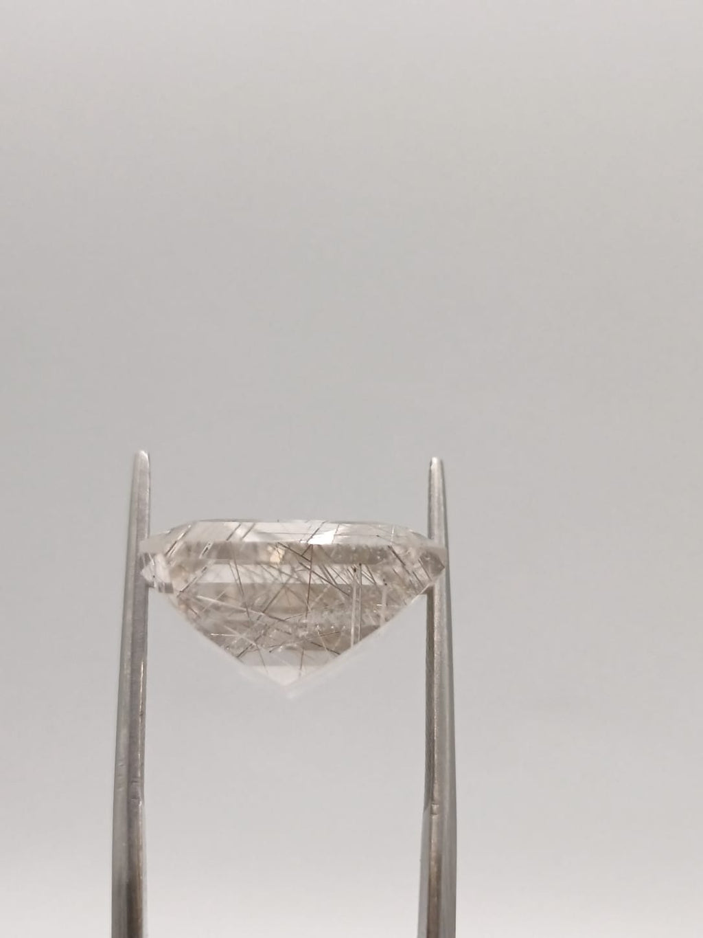 Cuarzo rutilado rectangular de 24.11ct