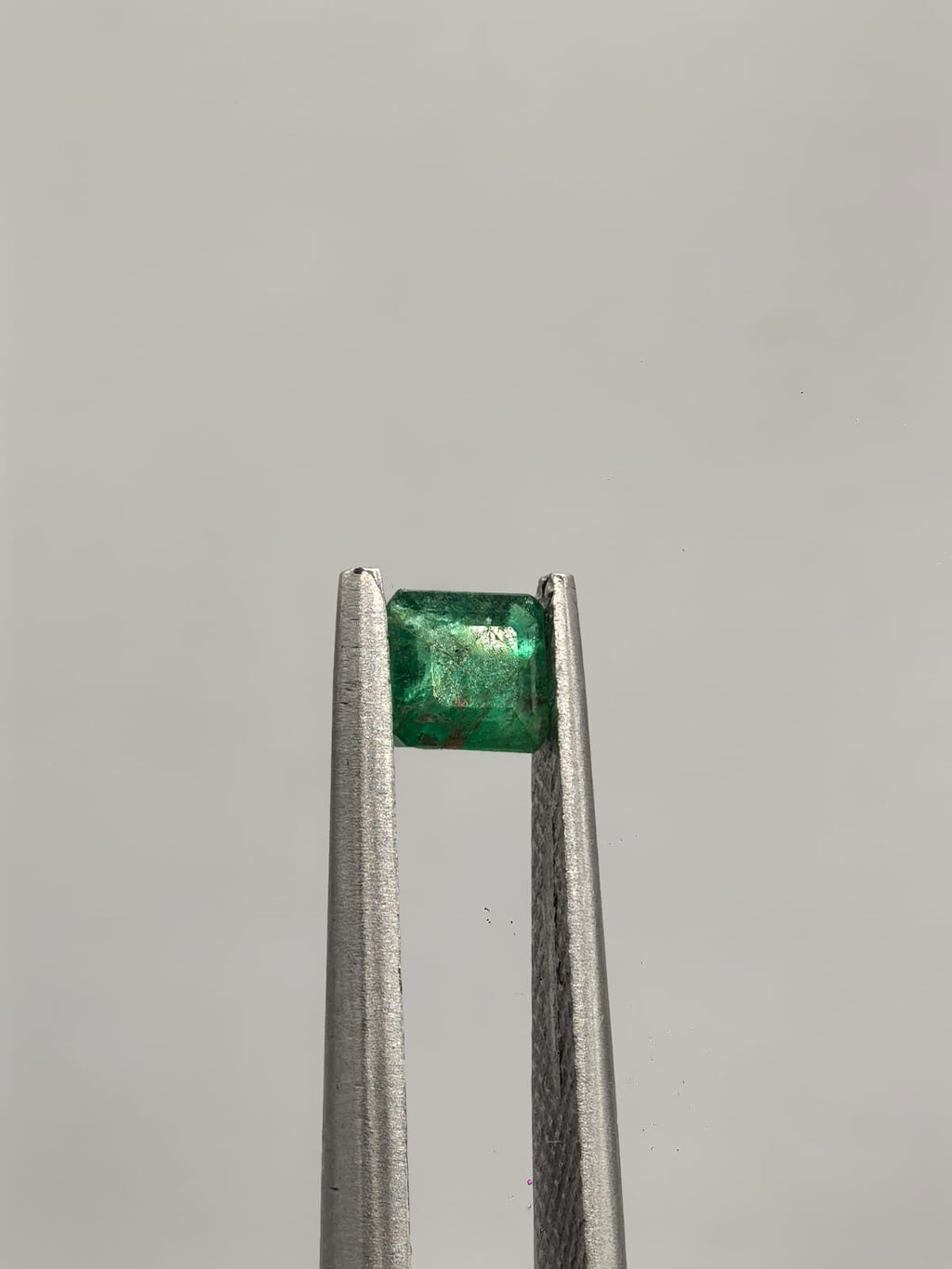 Esmeralda colombiana cuadrada de 0.38ct