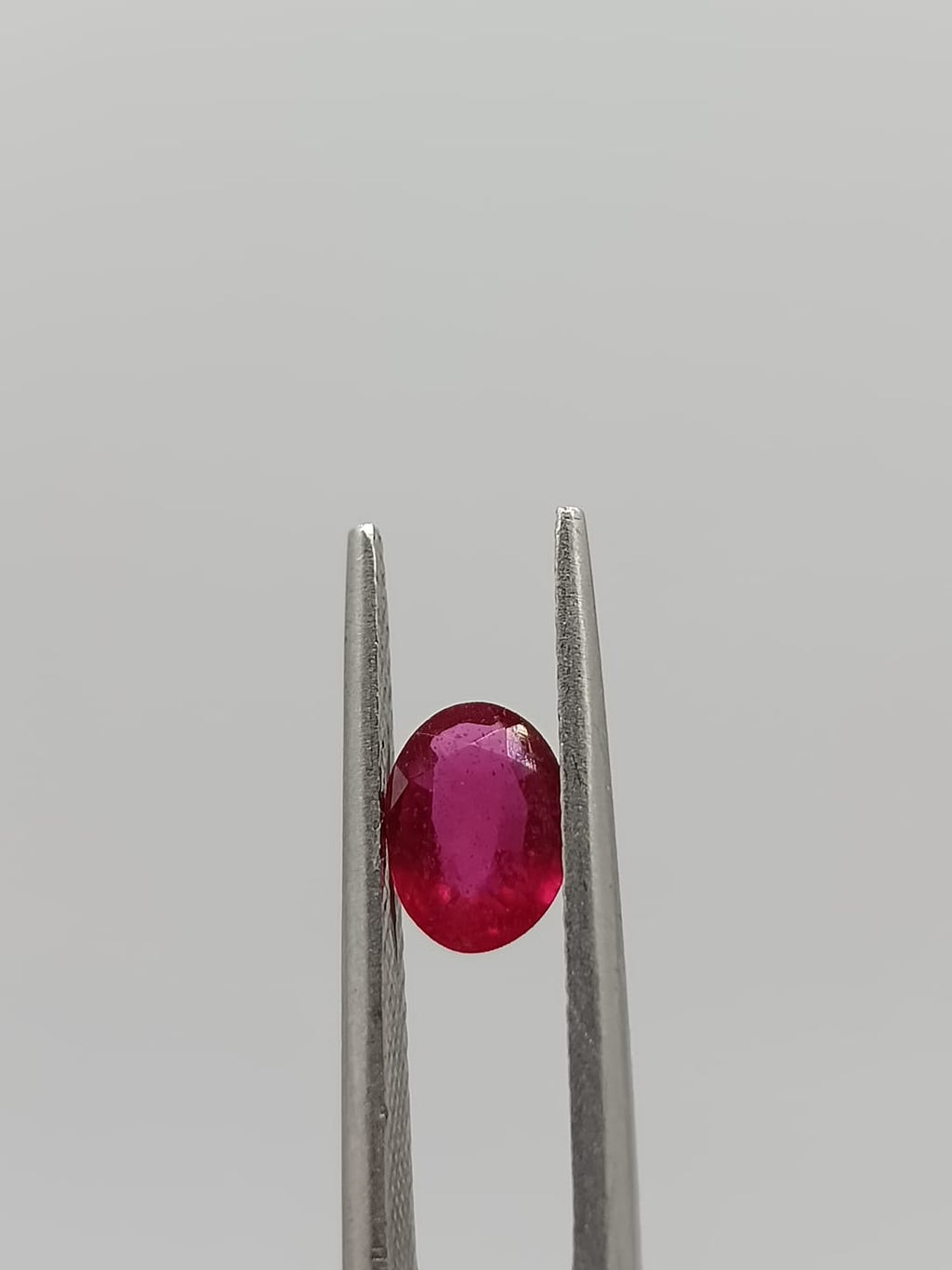 Rubí ovalado de 0.89ct