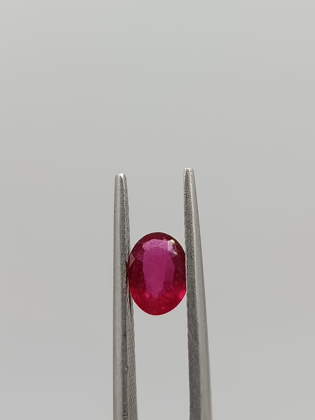 Rubí ovalado de 0.89ct