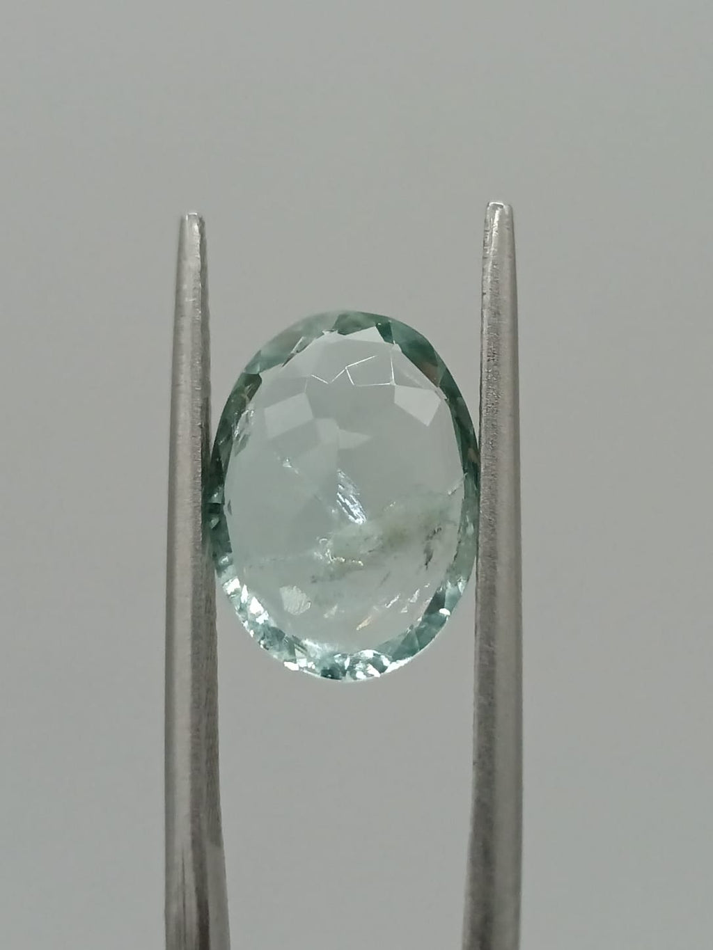 Aguamarina ovalada de 3.68ct