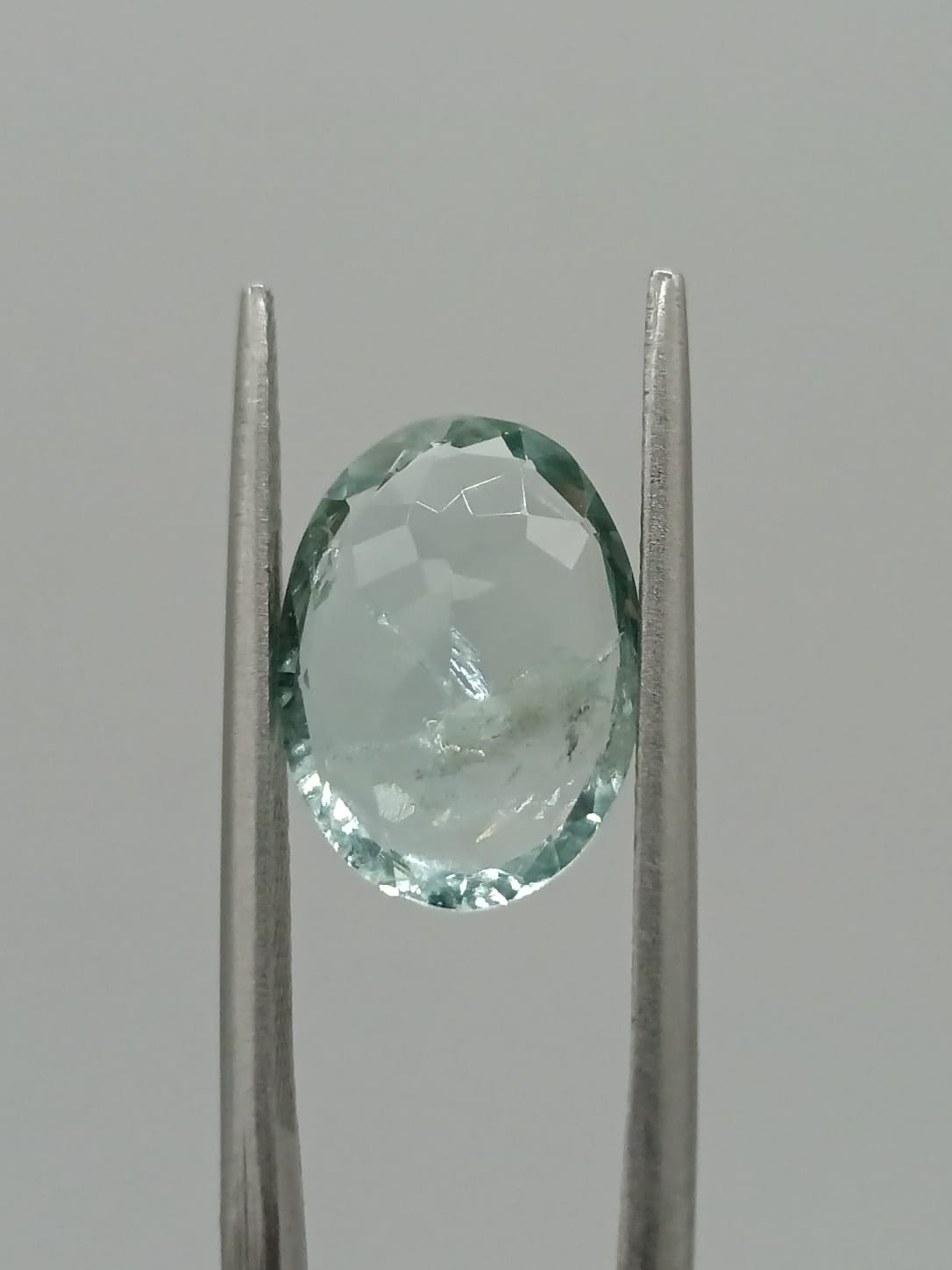 Aguamarina ovalada de 3.68ct
