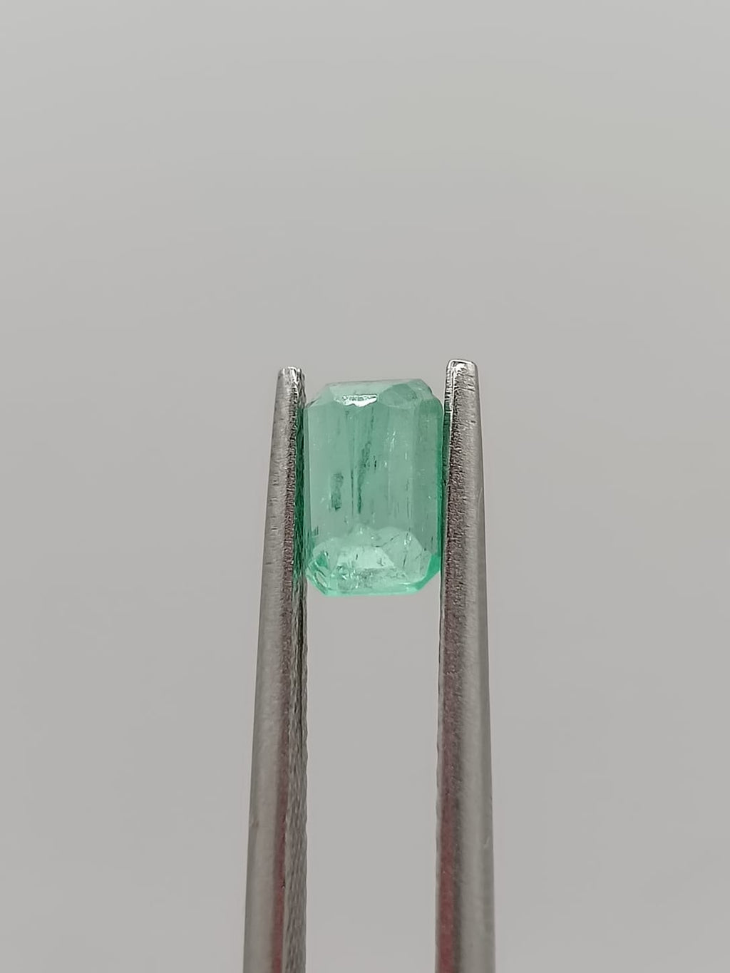 Esmeralda colombiana rectangular de 0.84ct