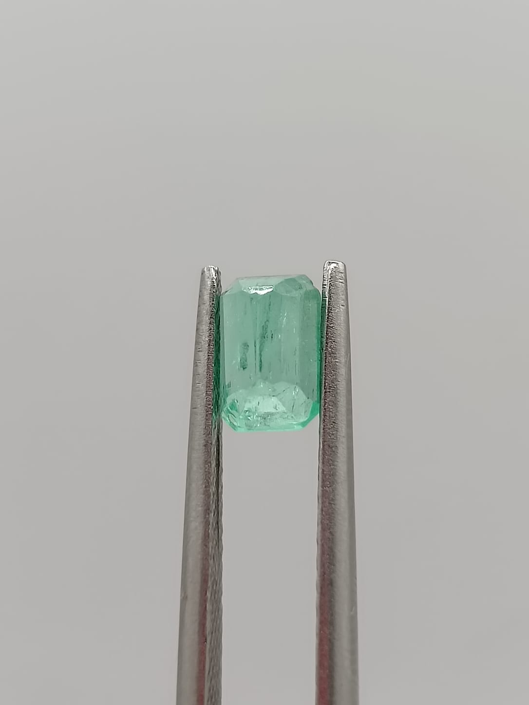 Esmeralda colombiana rectangular de 0.84ct