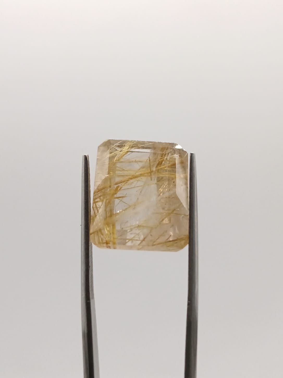 Cuarzo rutilado rectangular de 17.45ct