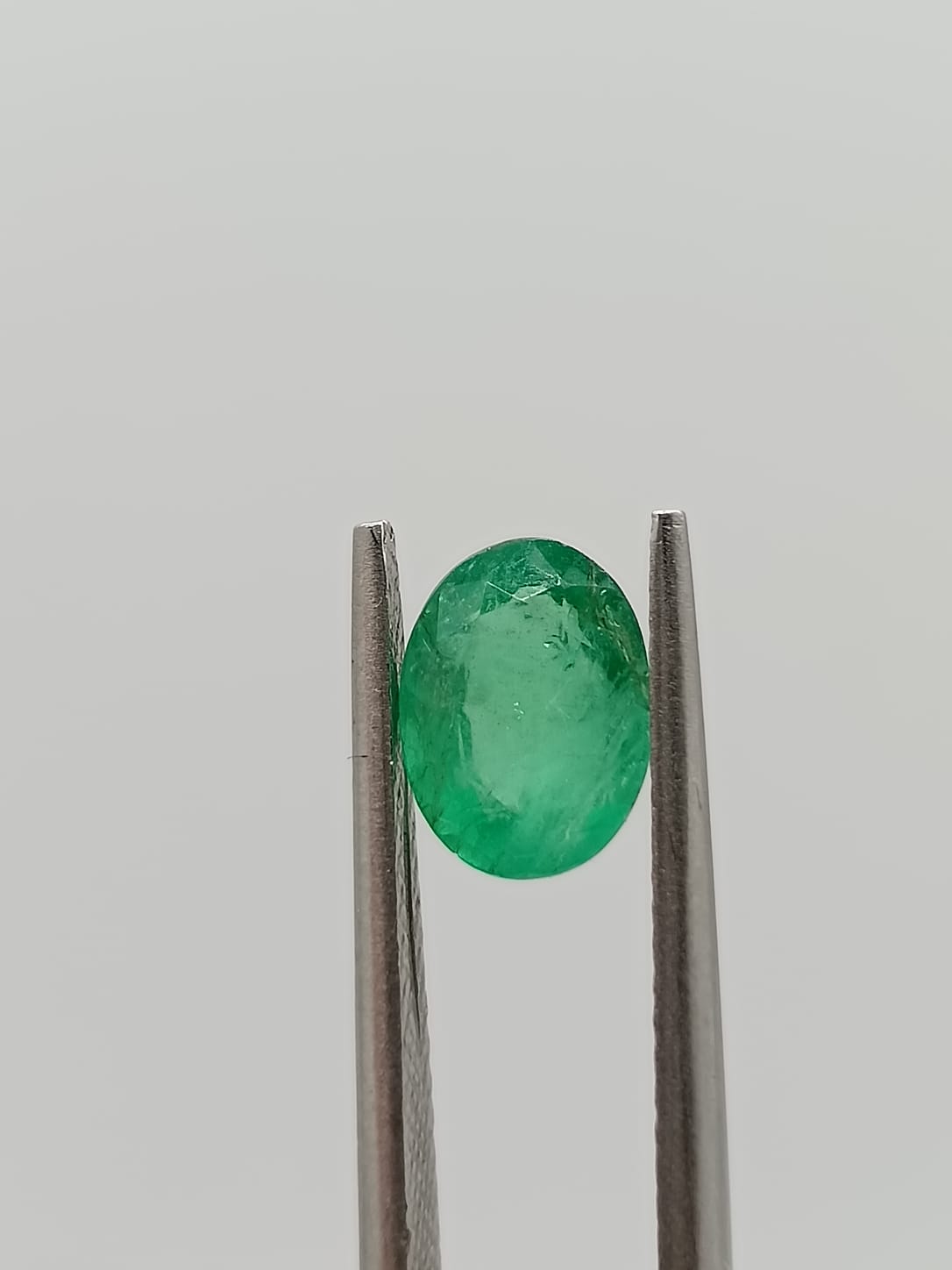 Esmeralda colombiana ovalada de 1.17ct