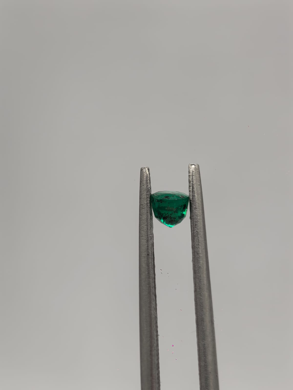Esmeralda colombiana oval de 0.32ct