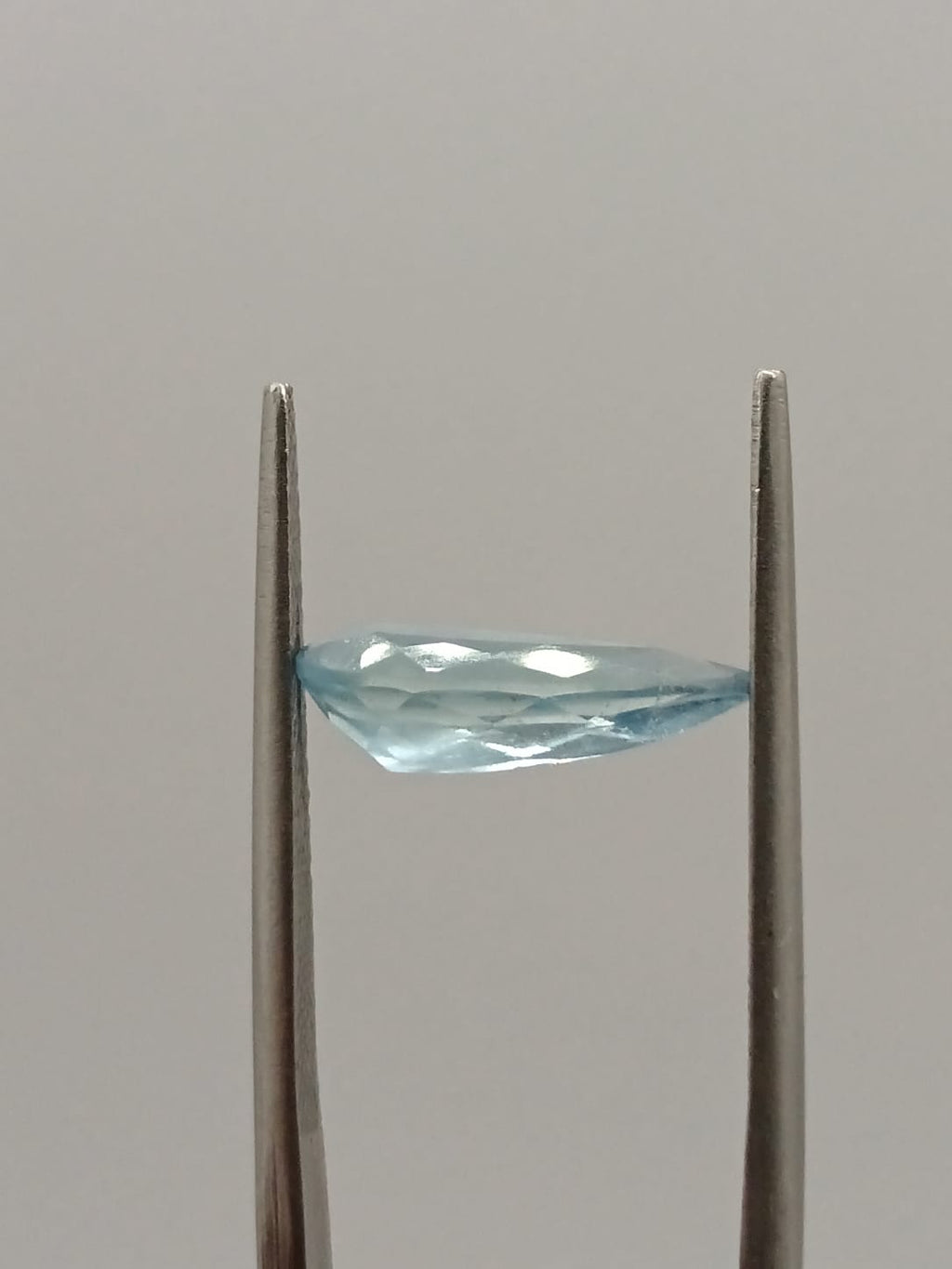 Aguamarina forma de gota de 1.54ct
