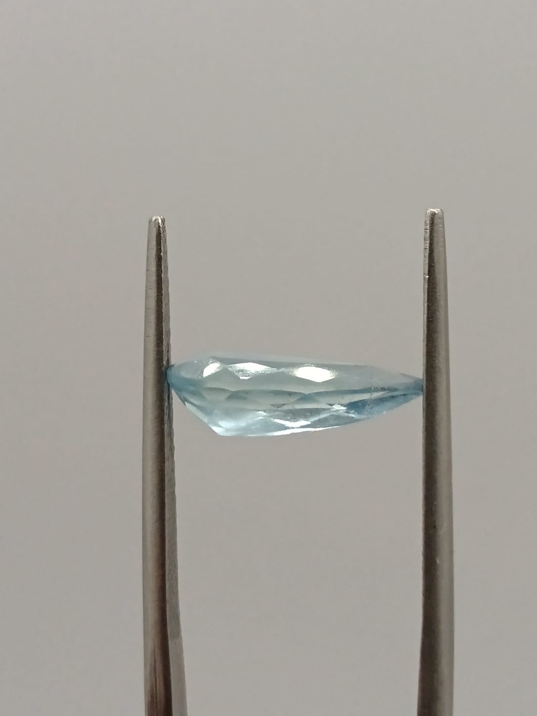 Aguamarina forma de gota de 1.54ct