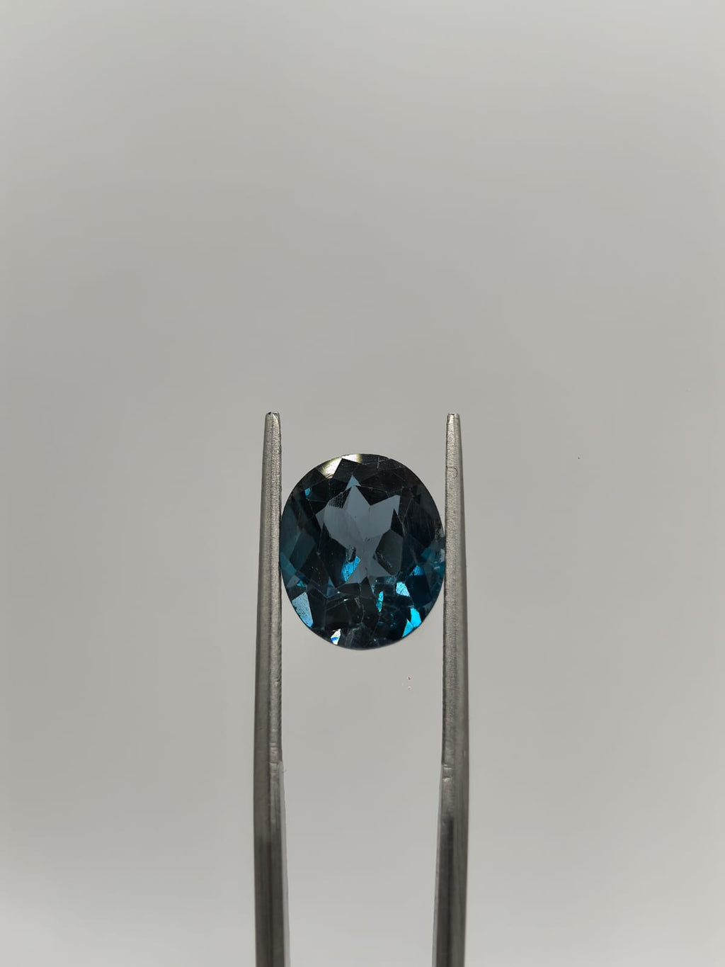Topacio London blue ovalado de 5.43ct