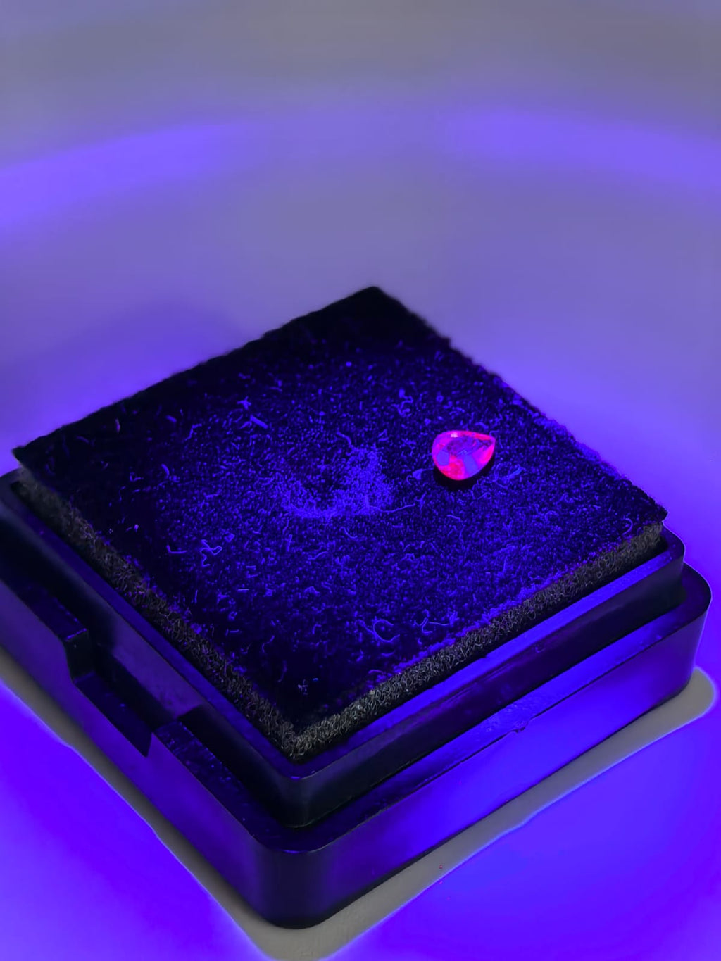 Alexandrita natural forma de gota de 0.06ct