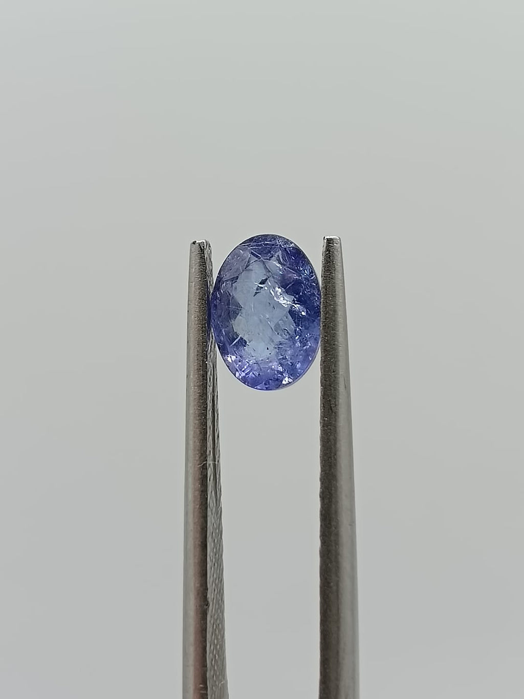 Tanzanita ovalada de 0.81ct