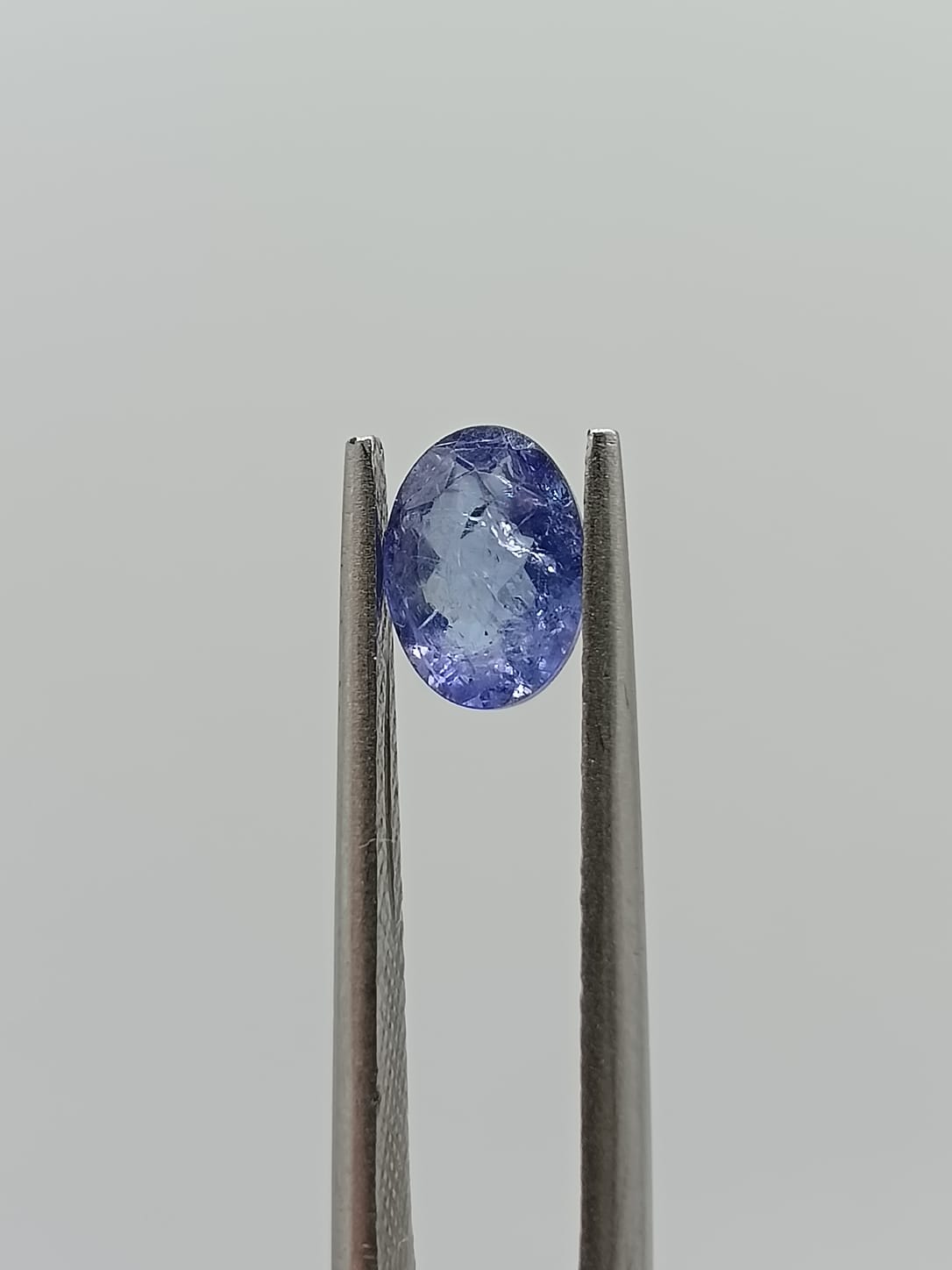 Tanzanita ovalada de 0.81ct