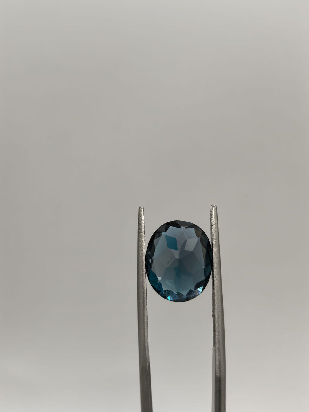 Topacio London blue ovalado de 5.43ct