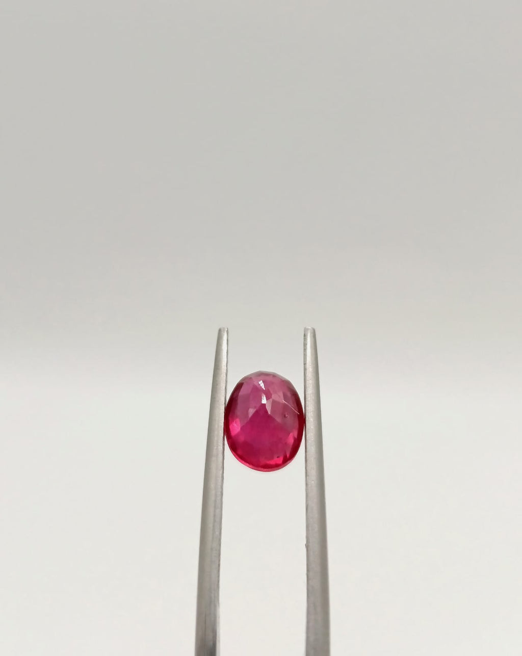 Rubí ovalado de 1.90ct