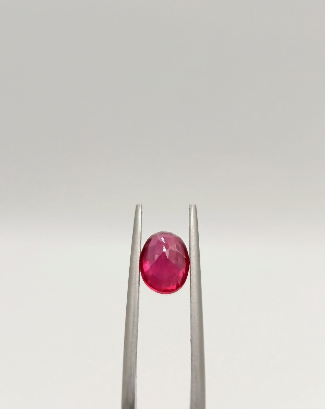 Rubí ovalado de 1.90ct
