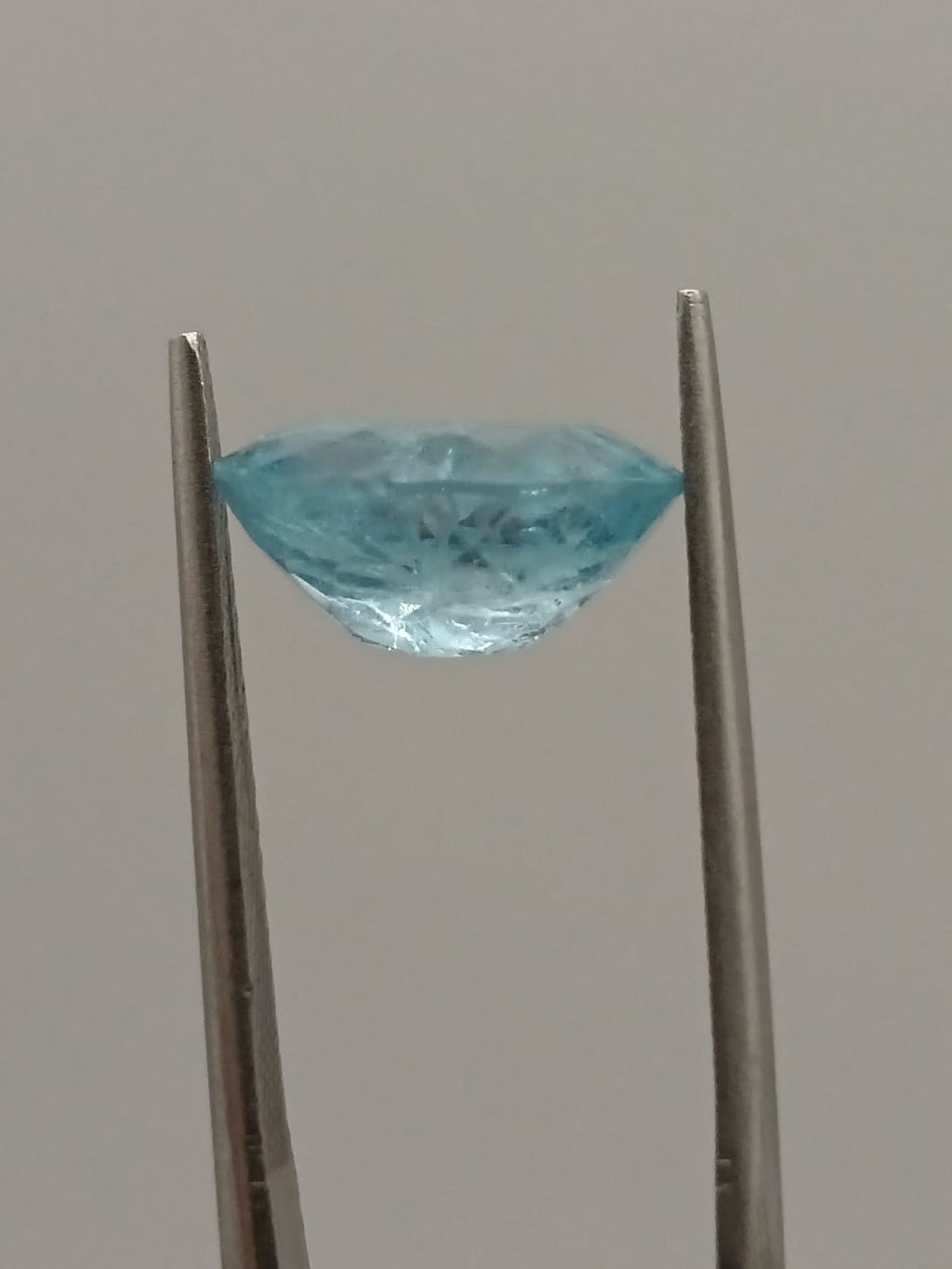 Aguamarina ovalada de 3.65ct