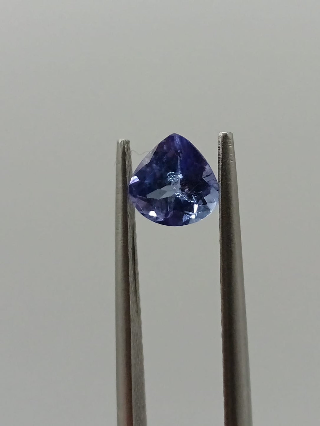 Tanzanita forma de gota de 0.77ct