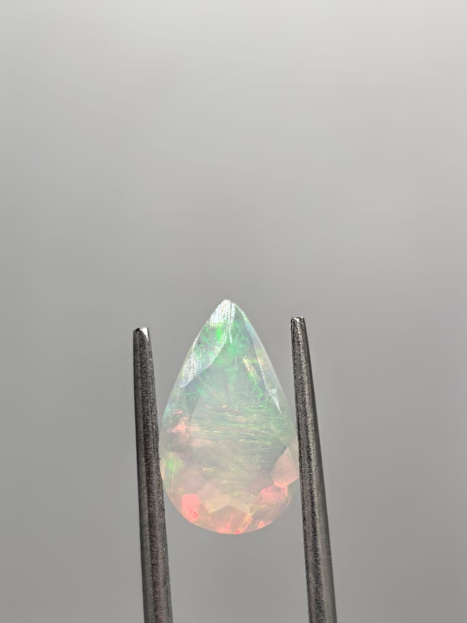 Ópalo forma de gota de 1.61ct