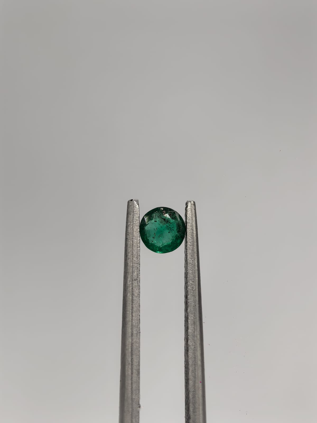 Esmeralda colombiana circular de 0.17ct