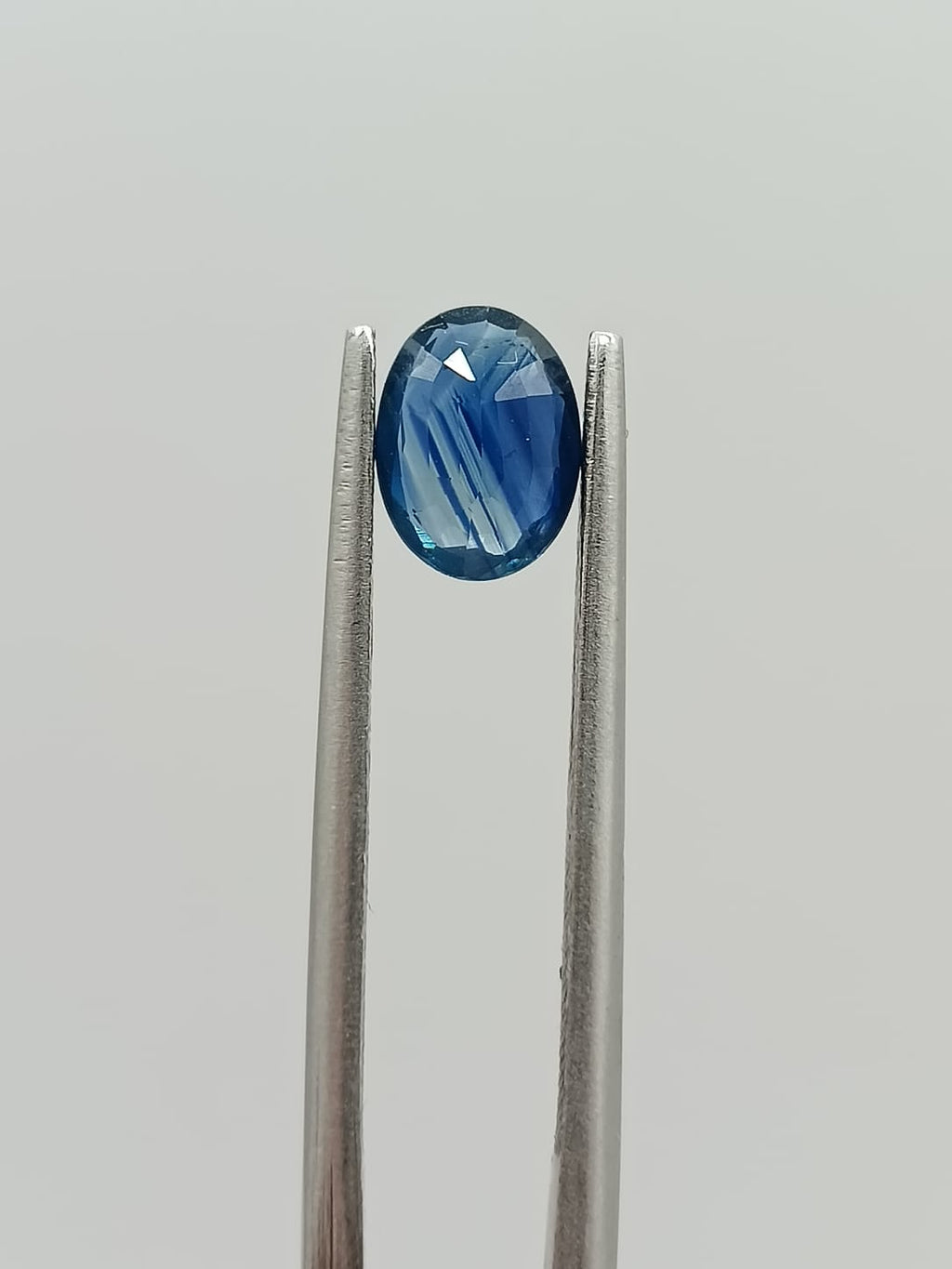 Zafiro ovalado de 0.95ct
