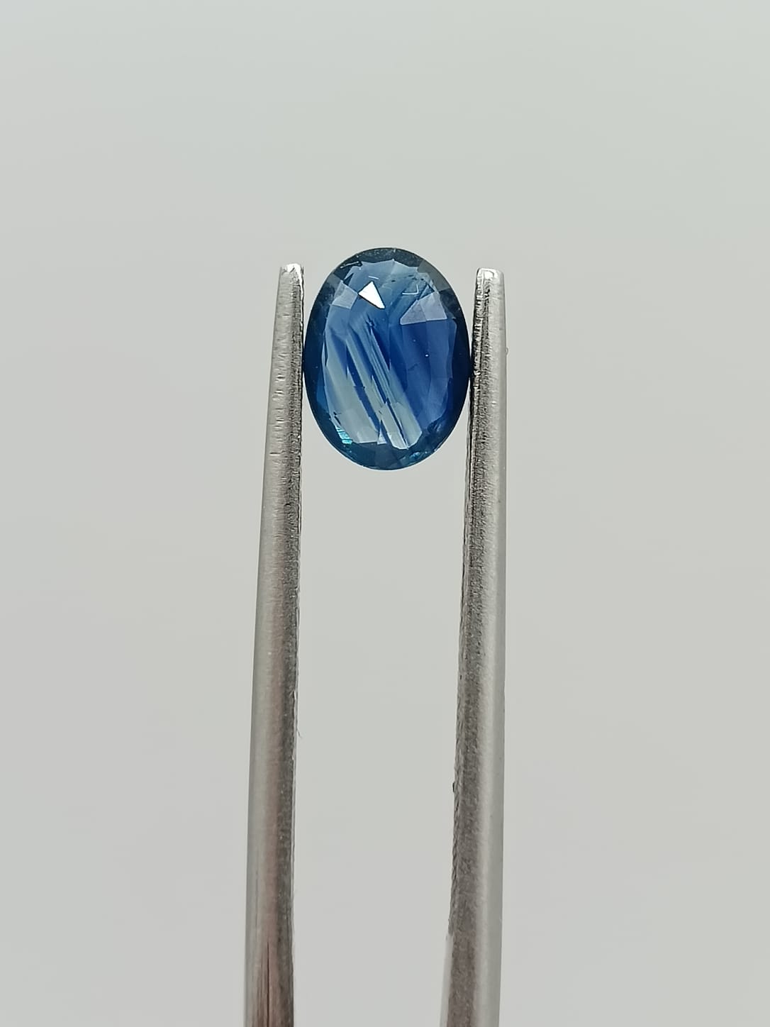 Zafiro ovalado de 0.95ct