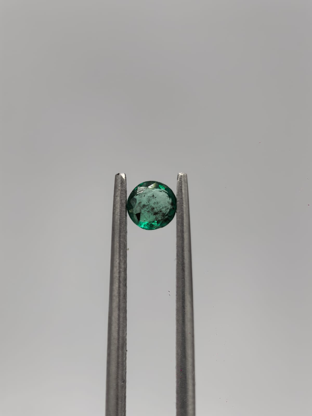 Esmeralda colombiana circular de 0.26ct
