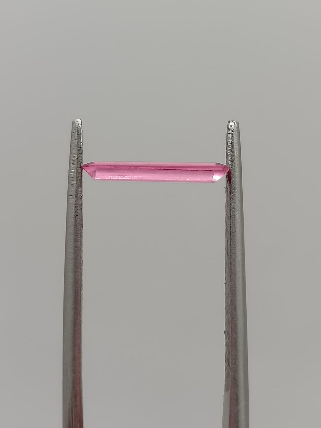 Turmalina rosa rectangular de 0.81ct