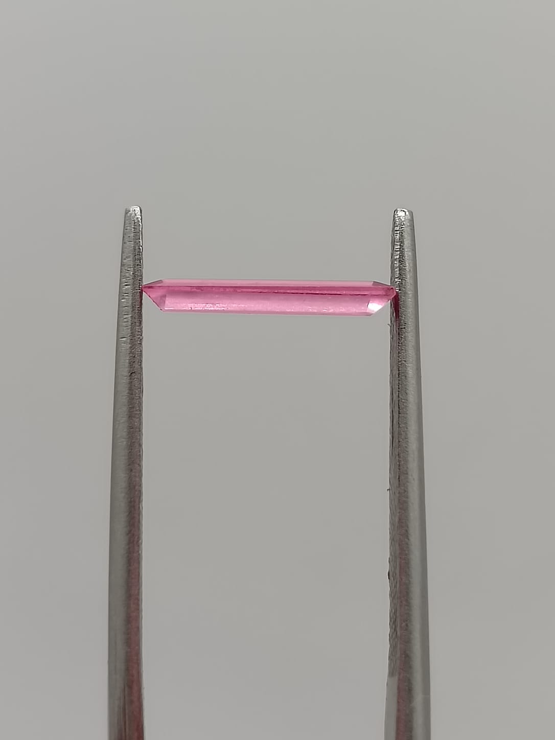 Turmalina rosa rectangular de 0.81ct
