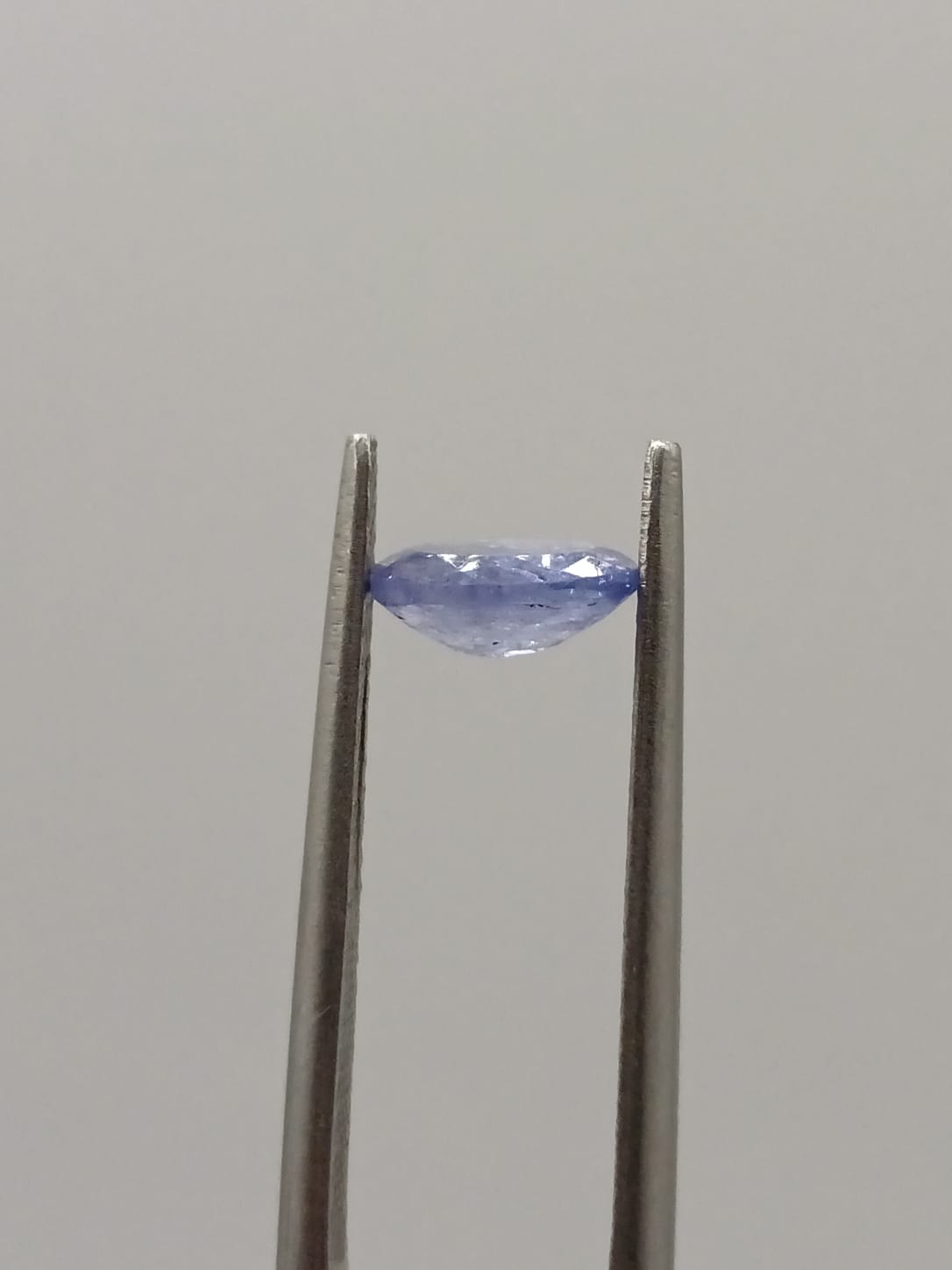 Tanzanita ovalada de 0.73ct