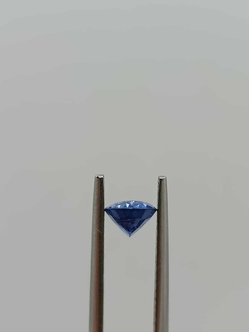 Zafiro ovalado de 0.97ct