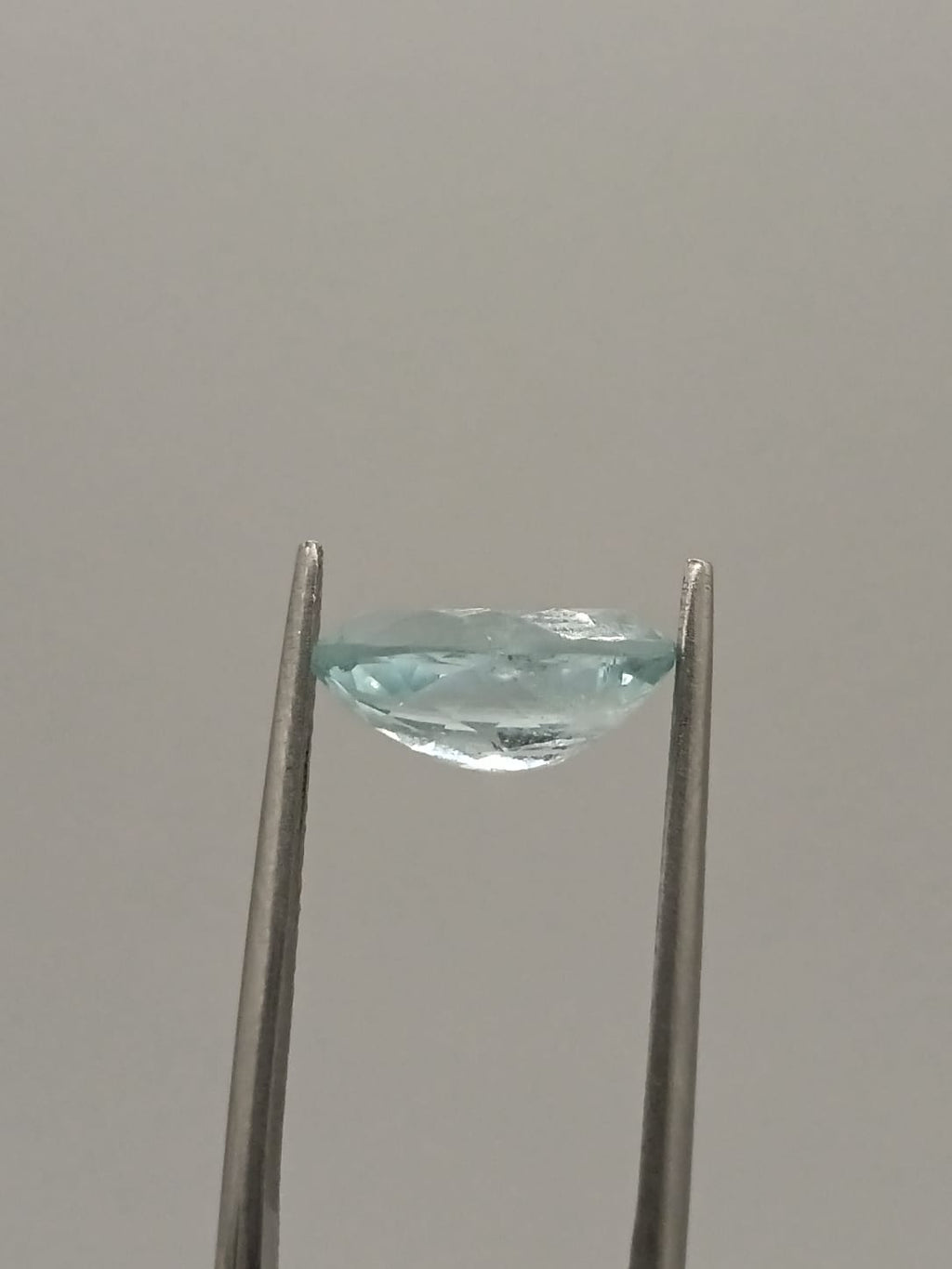 Aguamarina ovalada de 2.65ct