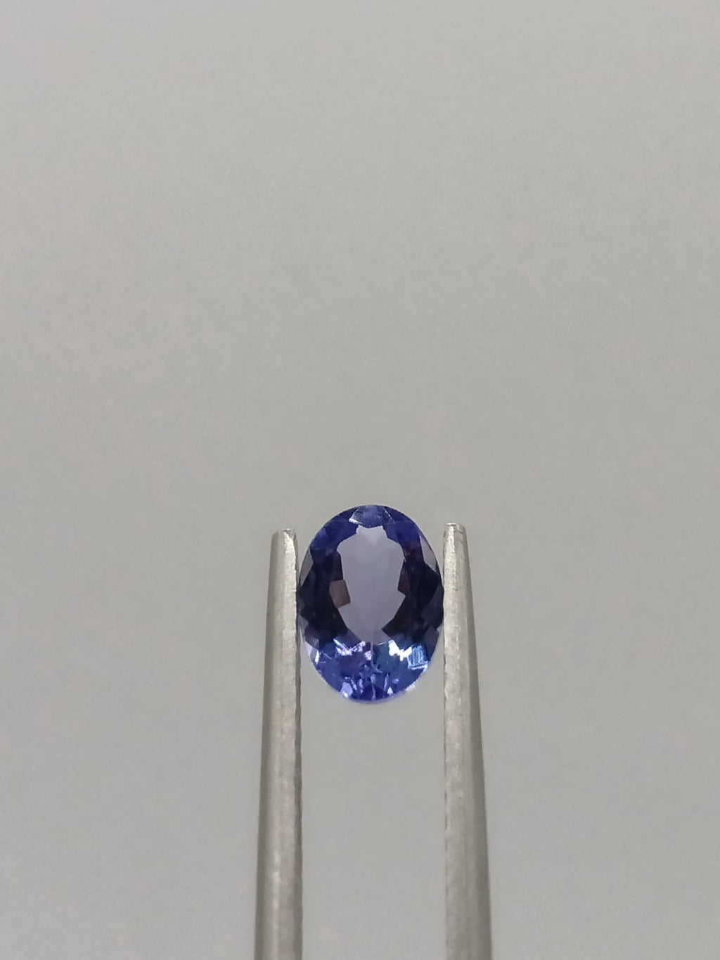 Tanzanita ovalada de 0.83ct