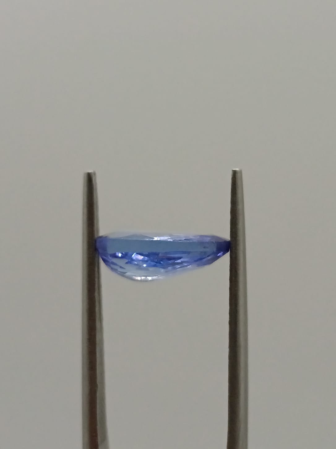 Tanzanita ovalada de 2.25ct