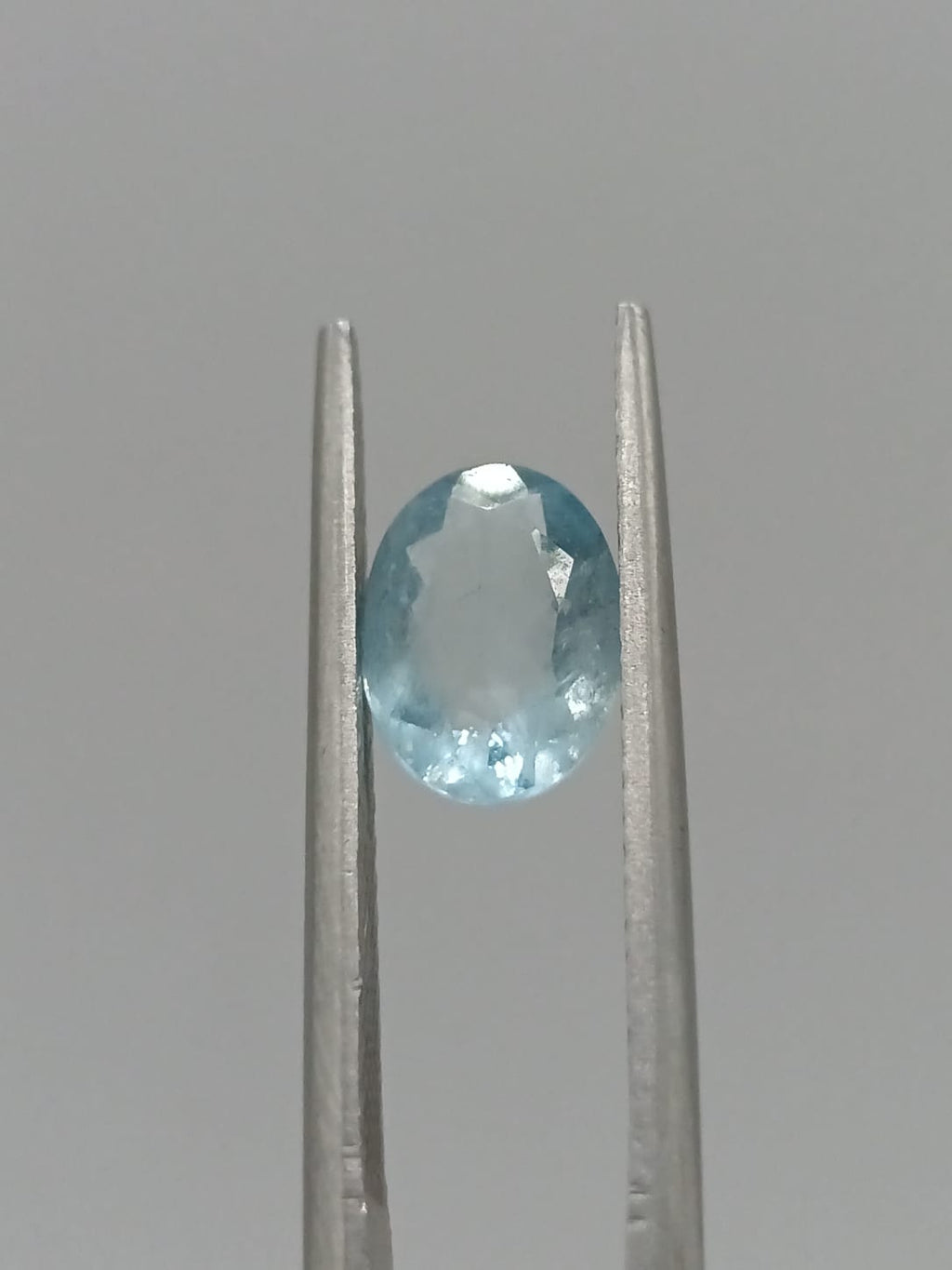 Aguamarina ovalada de 1.04ct