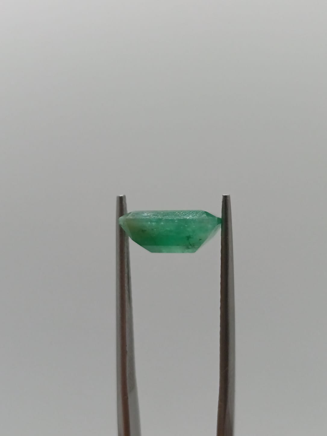 Esmeralda brasileña rectangular de 2.40ct