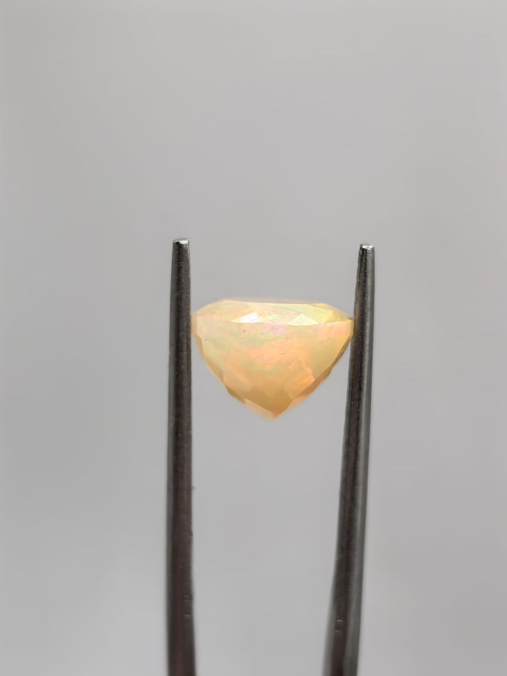 Ópalo ovalado de 2.96ct
