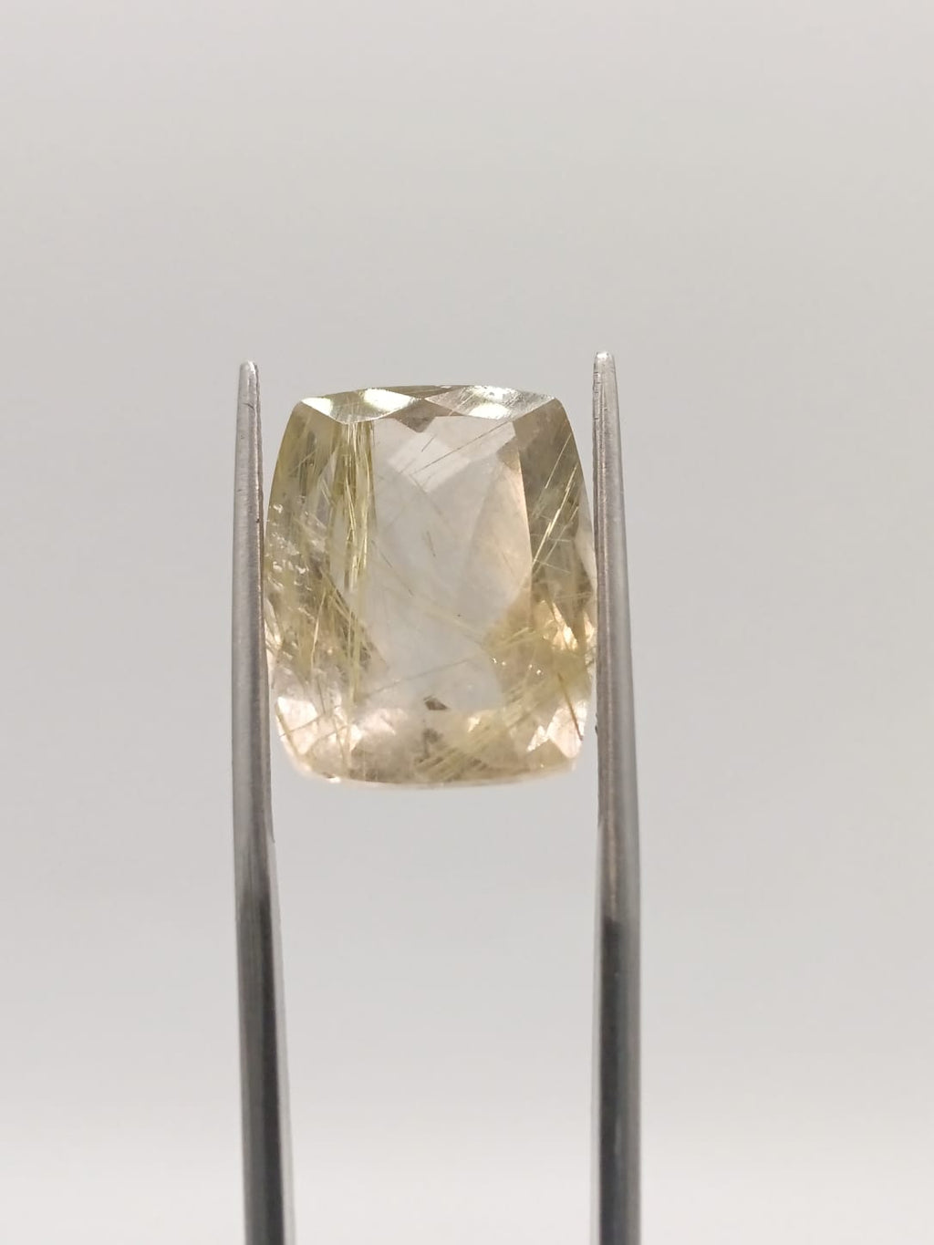 Cuarzo rutilado rectangular de 15.63ct
