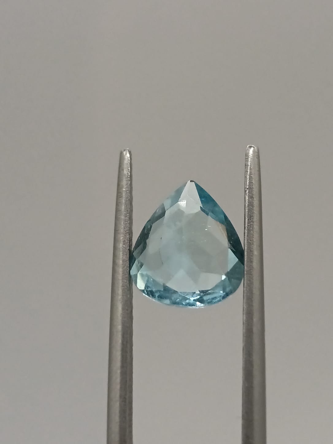 Aguamarina forma de gota de 1.48ct
