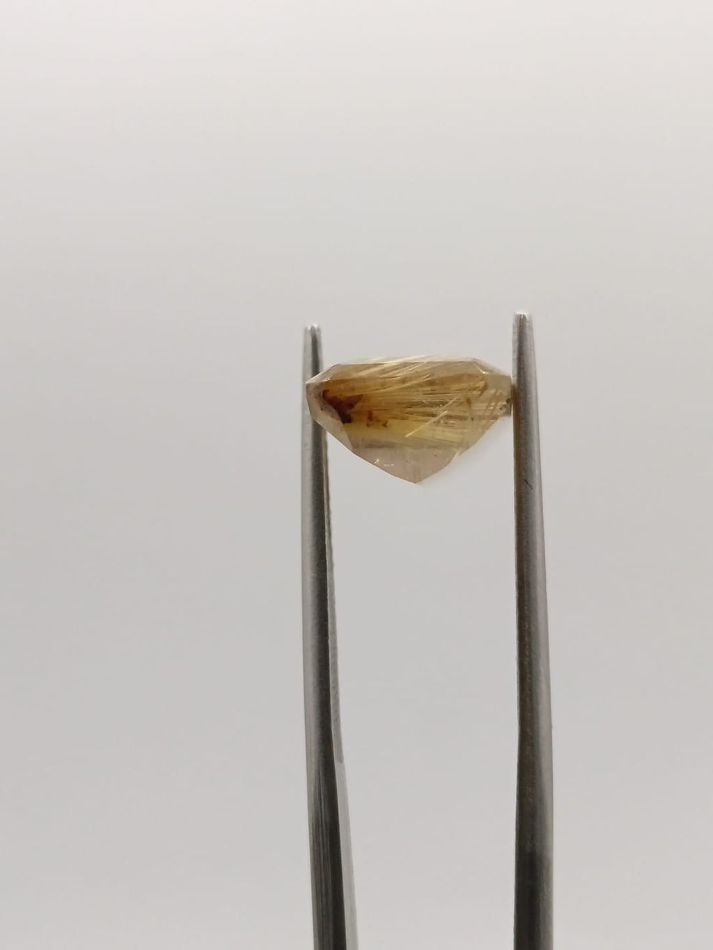 Cuarzo rutilado rectangular de 7.64ct