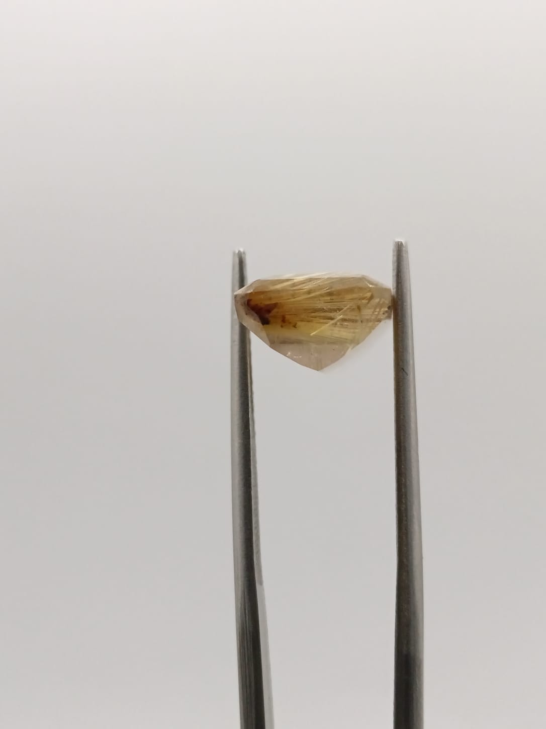 Cuarzo rutilado rectangular de 7.64ct