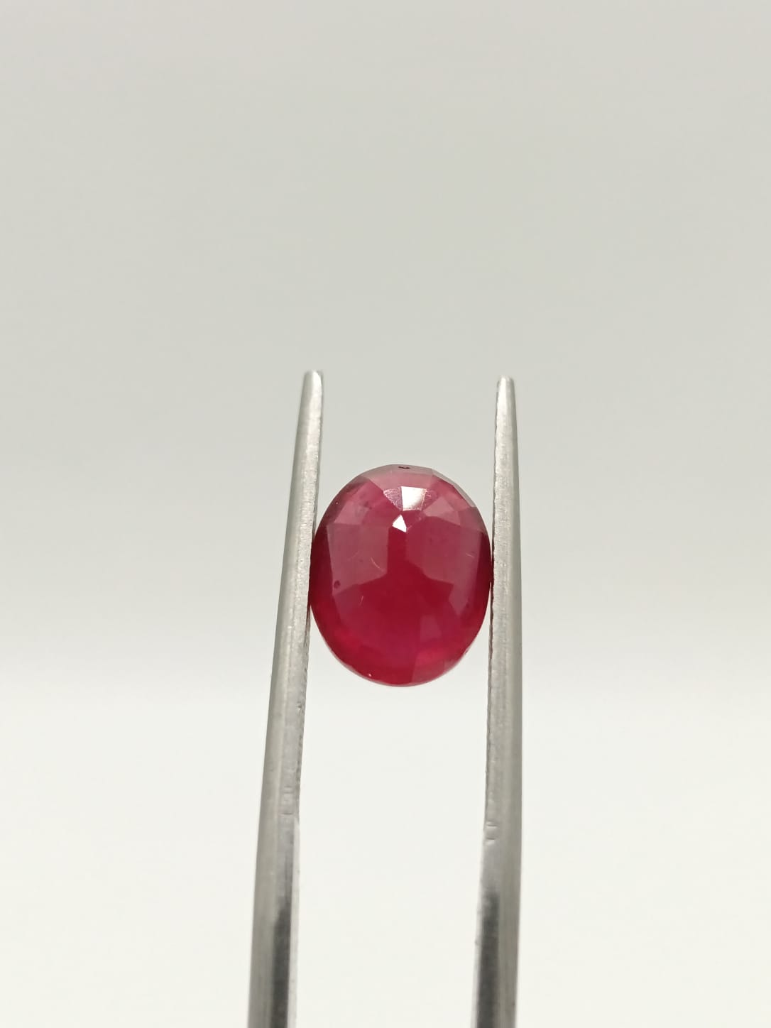 Rubí ovalado de 4.58ct