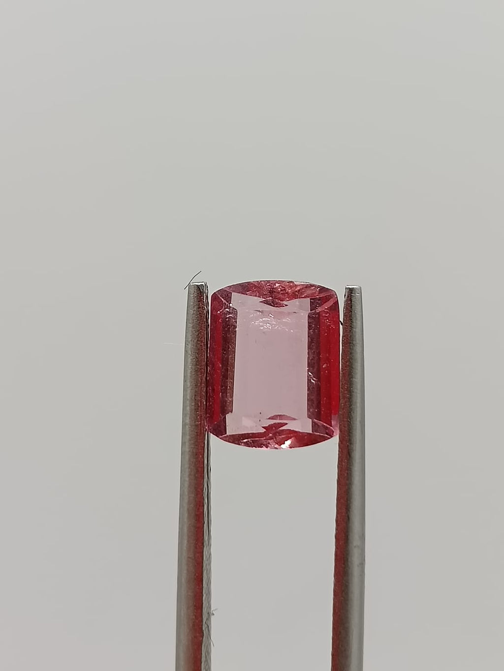 Turmalina rosa rectangular de 1.47ct