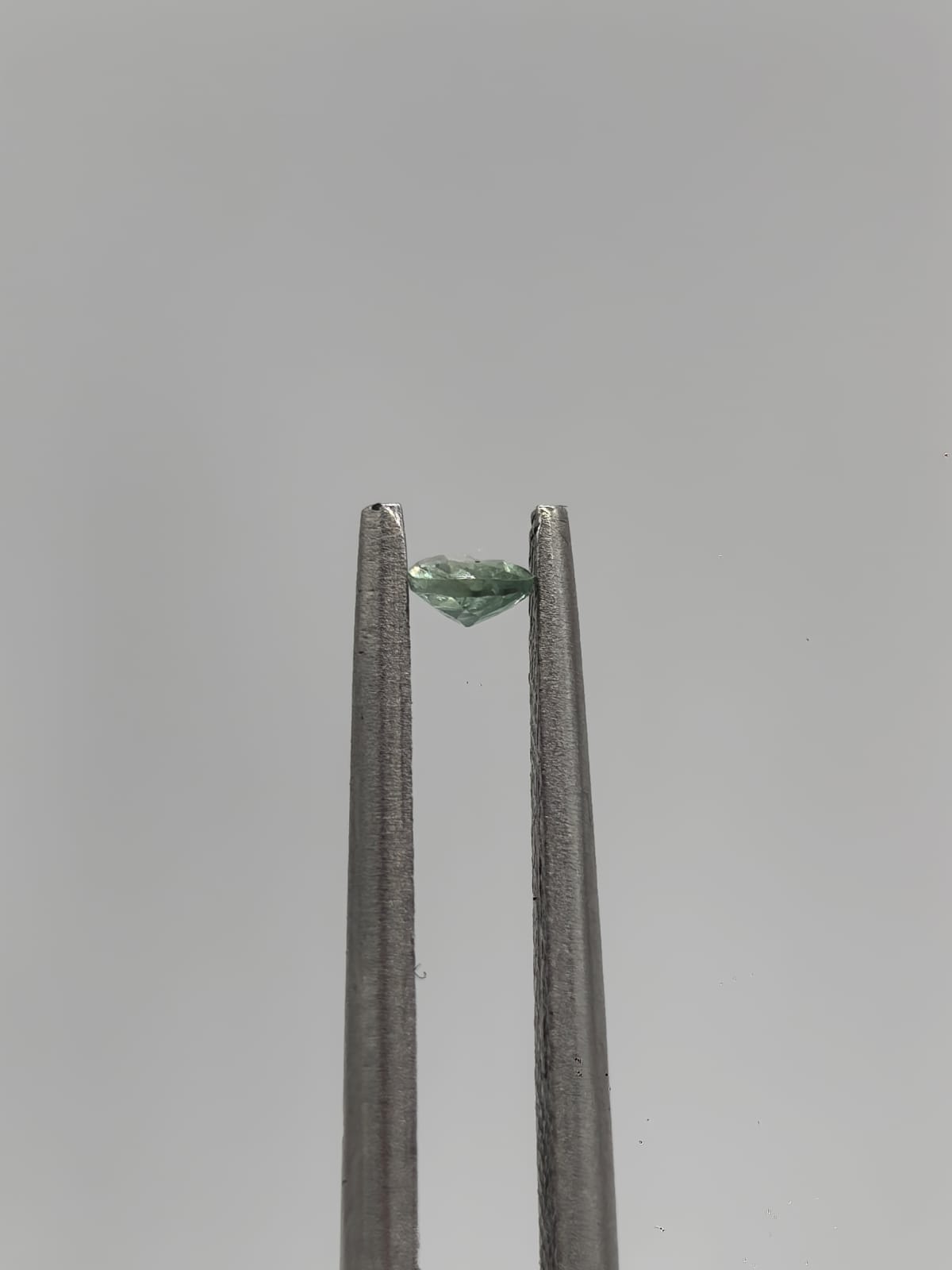 Alexandrita natural forma de gota de 0.06ct